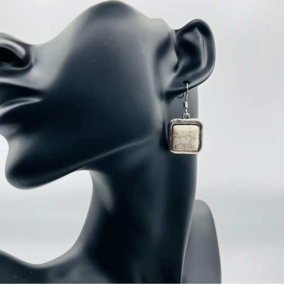 Women’s Vintage Square Semiprecious Stone Earrings Silvertone - Picture 7 of 13